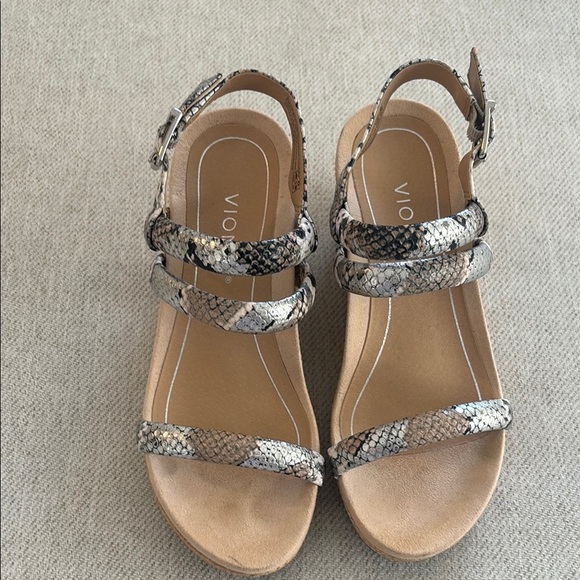 Vionic Sandals - Picture 2 of 9